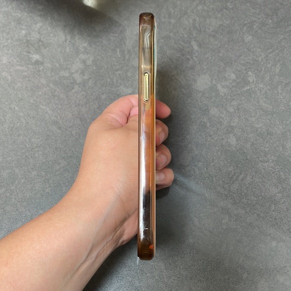 iPhone 12 Pro Max hard case - Picture 3 of 6